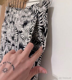 Letné dámske 7/8 nohavice veľkosť M - 4