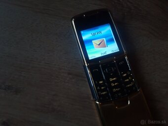 Nokia 8800 zlatá - 4