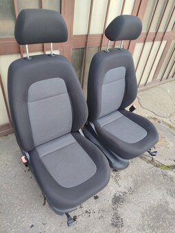 Predám predné sedačky zo škoda Fabia 1 - 4