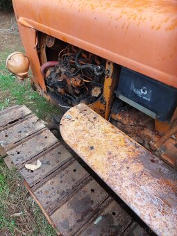 Pásový traktor Fiat - 4