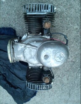 Originální nové díly z vojenského depozitu motor válce písty - 4