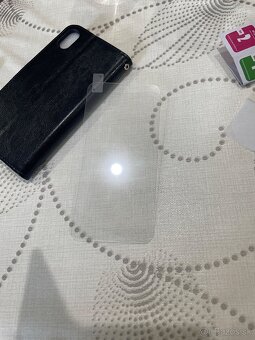 Ochranny knizkovy kryt iphone xr uplne novy a 3x sklo - 4