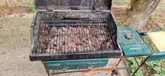 Záhradný gril Campingaz na plyn + stôl stoličky plast - 4
