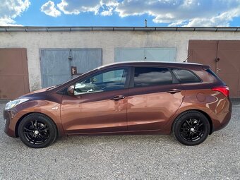 Hyundai i30 CW 1.6CRDi 81kw SK auto - 4