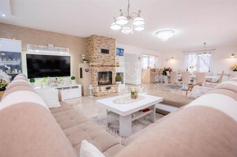 Na predaj priestranný rodinný dom Uhrovec okr. Bánovce... - 4