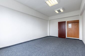 BC TOMÁŠIKOVA 35 - kancelária 19 m2 na prenájom 224€ (vrátan - 4