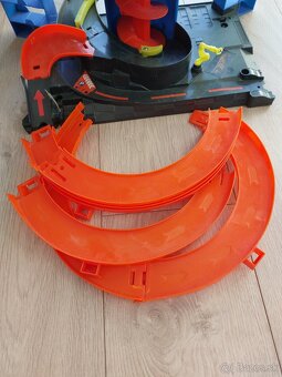 Hot wheels garáž - 4