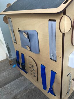 Predám drevený Montesori domček - 4