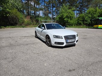 Audi S5 black&white - 4