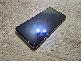 Realme gt master edition 128gb s krasnym 120Hz Oled displejo - 4