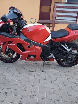 Suzuki GSXR750 - 4