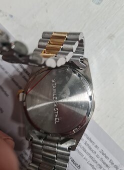 Predam sadu damskych a panskych hodiniek - 4