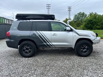 Toyota Landcruiser 200 4.5D - 4
