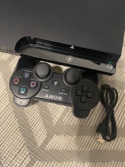 Sony PlayStation 3 Slim - model CECH-2004A - 4