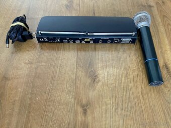 Sekaku WR‑202R – dvojkanálový bezdrôtový mikrofónny set s VX - 4