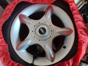 Mini Cooper Clubman - 4