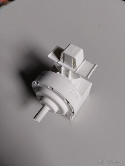 Hladinovy spinac - 4