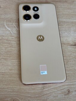 Predám Motorola Edge 50 NEO 8GB Rám 256GB Gold - 4
