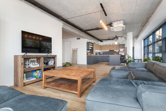 Luxusný 4-izbový apartmán v srdci Starého Mesta na predaj - 4