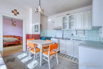 Starší 2-izbový rodinný dom v obci Dobrá Voda - 4