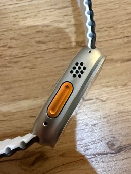 Apple Watch Ultra 2 Titanium - 4