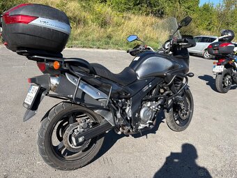 Suzuki V-Strom DL650 - 4