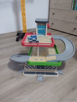 Rôzne autá, stanice - 4