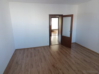 Prenájom 3 izbovy byt - 4