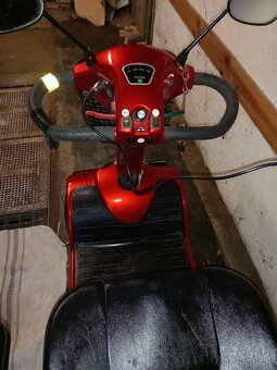Predám elektrický vozík pre staršie osoby - 4