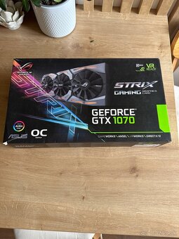 Predám grafickú kartu GTX 1070 - 4