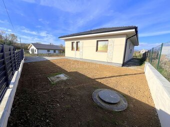 NOVOSTAVBA skoro. dokončená v obci Šišov poz.700m2 - 4