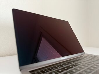 MacBook Pro 13” | 2019 | 8gb RAM | 256gb disk - 4