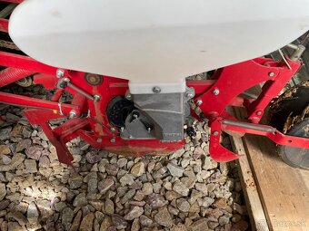 Predám sejačku na kukuricu - 4