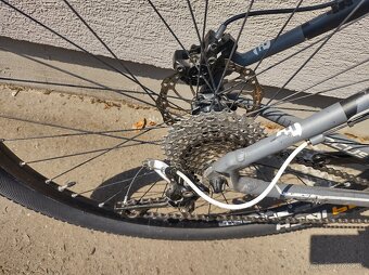 {41}  Horský bicykel Focus Black Forest 29r 2.0 (2013) - 4