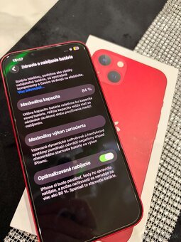 Predám iPhone 13 RED – top stav - 4