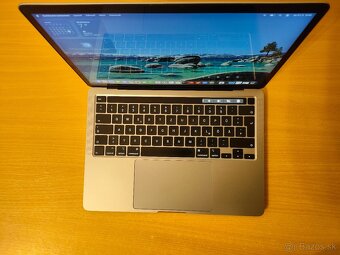 MacBook Pro 2020 | i7 • 32GB • 512GB SSD - 4