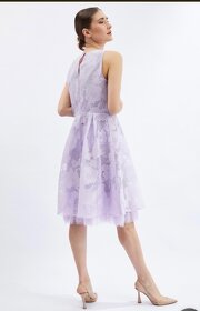 Svetlo fialové dámske šaty ORSAY - 4