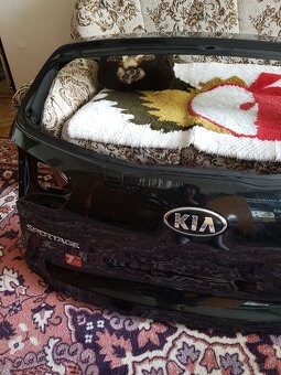 Predam kapotu zadnu kia sportage - 4