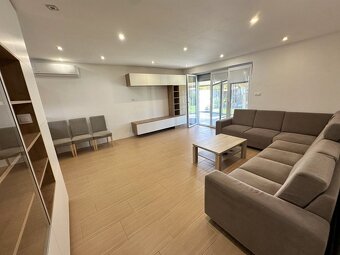 4 izbový rodinný dom 153 m2 + zasklená terasa 24 m2, garáž - 4