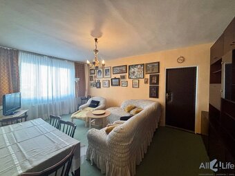 NA PREDAJ - 3-izbový byt s nádherným výhľadom v centre Piešť - 4
