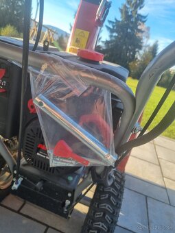 Predám snežnú frézu ALKO SNOw LINE 620,4 E III LED - 4