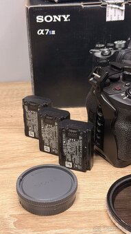 Sony A7S III + 24-70mm f/2.8 GM II + klietka, 4 batérie, Nis - 4