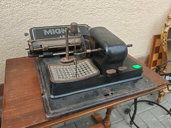 Starožitný písací stroj - 4