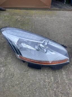 Citroen C4 Picasso predné svetlomety - 4