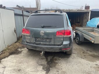 Rozpredam Volkswagen Touareg 2,5 128kw nepojazdné - 4