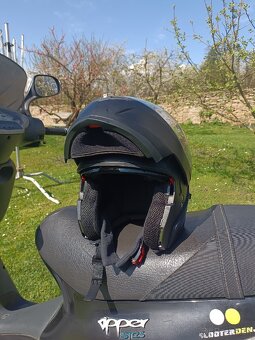 Prilba na motorku - 4