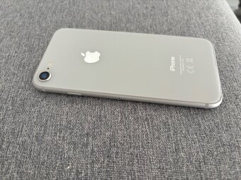 Predám iPhone 8 - 4