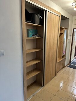 Ponúkam na prenájom 2 izbový byt v centre Snv - 4
