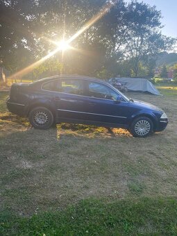 Volkswagen Passat 2.5 TDI 4Motion - 4