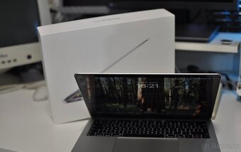 Apple MacBook Pro 13" 2019 - 4